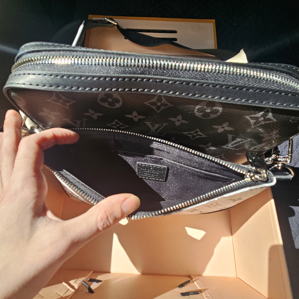Louis Vuitton Black and White Monogram Women's Bag - Picture 3 of 11